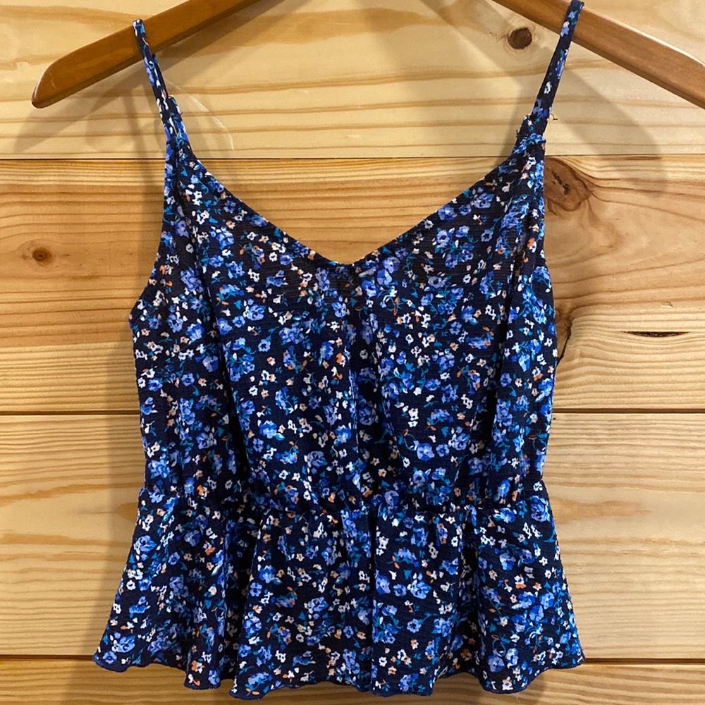 Love tree crop top